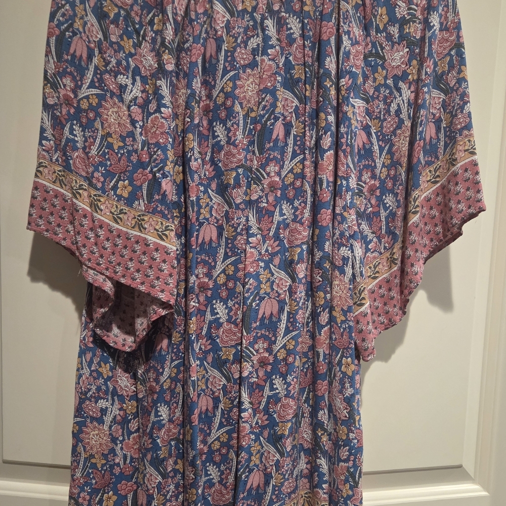 Cynthia Rowley Blue Floral Boho Peasant Top with Pink Accents - Picture 4 of 6